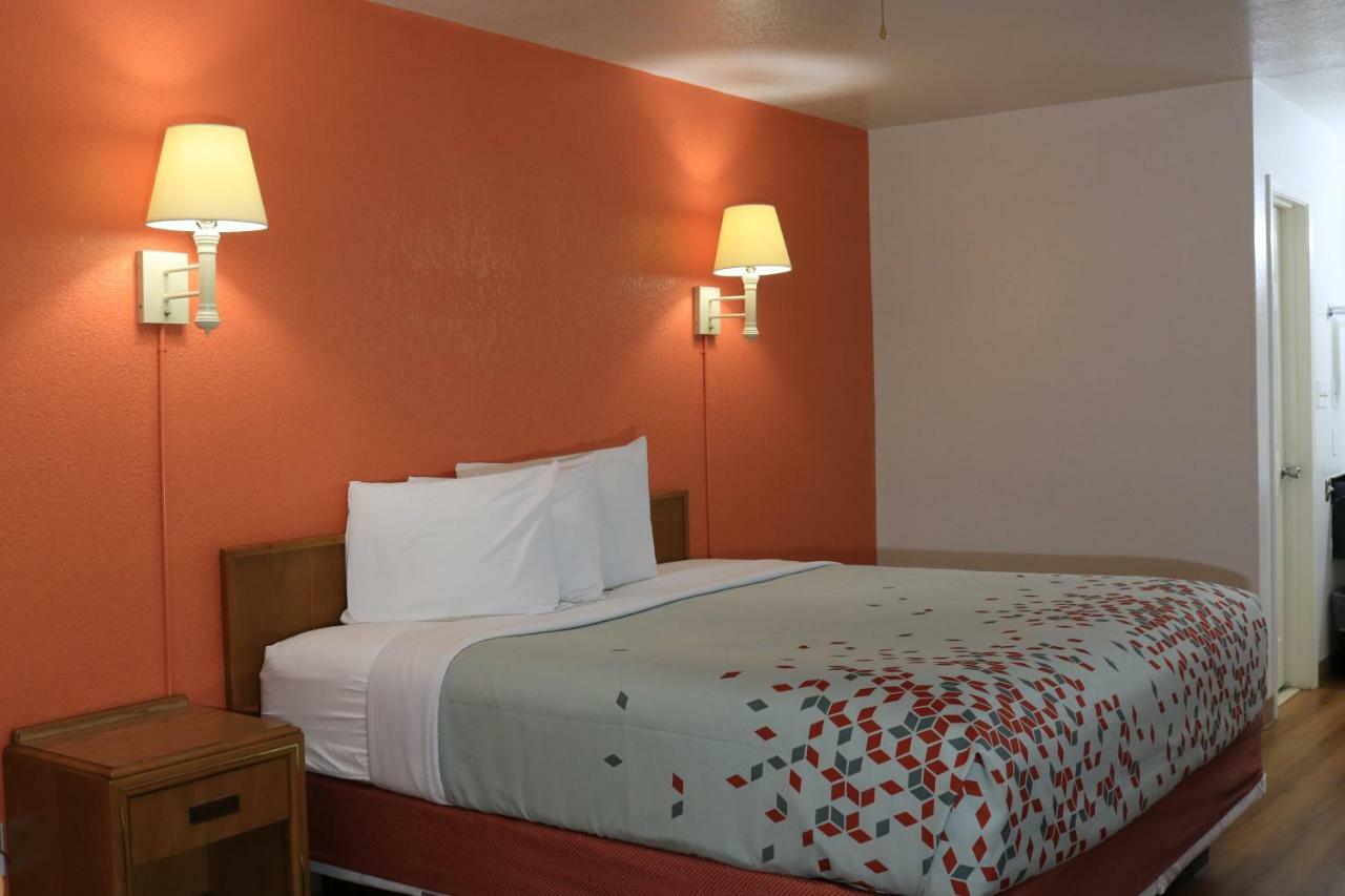 Heritage Inn & Suites El Dorado エクステリア 写真